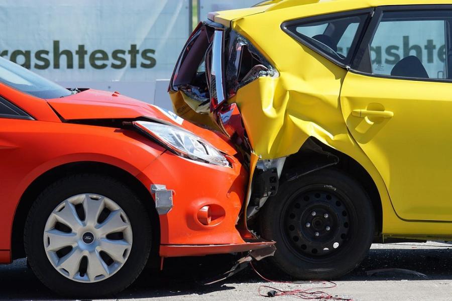 In dit blog lees je waaraan je moet denken wanneer je van autoverzekering wilt overstappen. 
