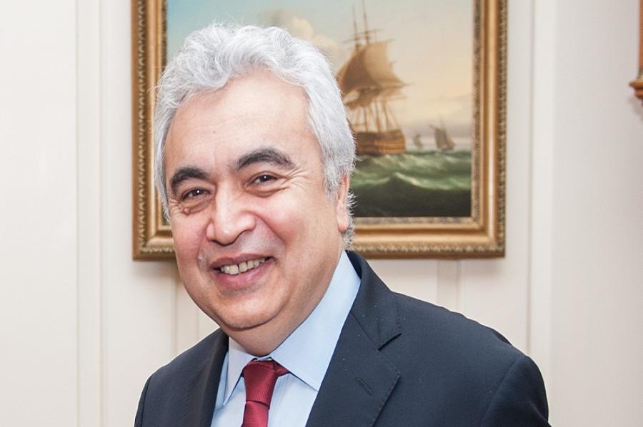 Topman Fatih Birol van het Internationaal Energie Agentschap (IEA) verwacht komende winter een flinke stijging van de energieprijzen. Hij denkt zelfs dat variabele tarieven zo erg de lucht in kunnen schieten, waardoor overheidssteun noodzak