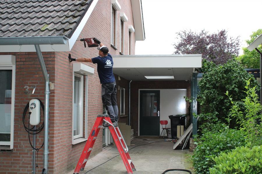 Met na-na-isolatie til je de verduurzaming van je huis naar een nóg hoger niveau. Dirk-Jan Wolfert: “Met het na-na isoleren van de spouwmuur is een flinke stap naar een lagere energierekening gezet!” 